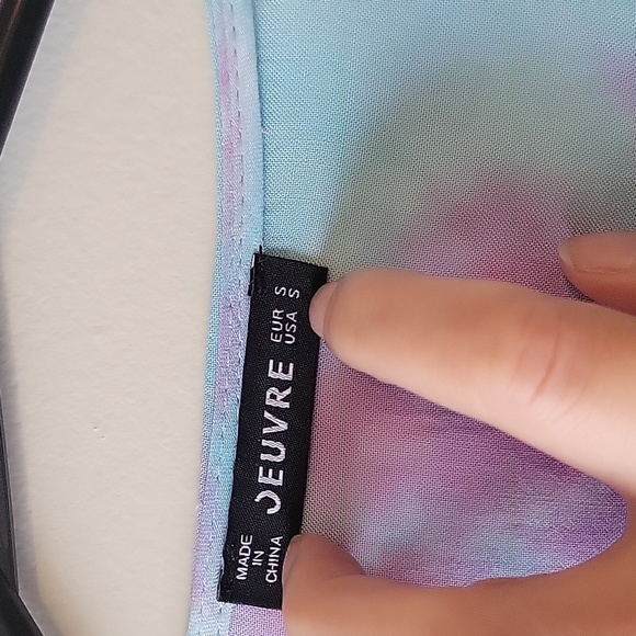 ❤️5 for $10 crop top - Picture 2 of 3